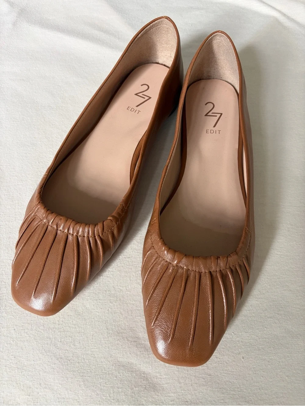 27 EDIT Naturalizer Tan Pleated Leather Square-Toe Flats
